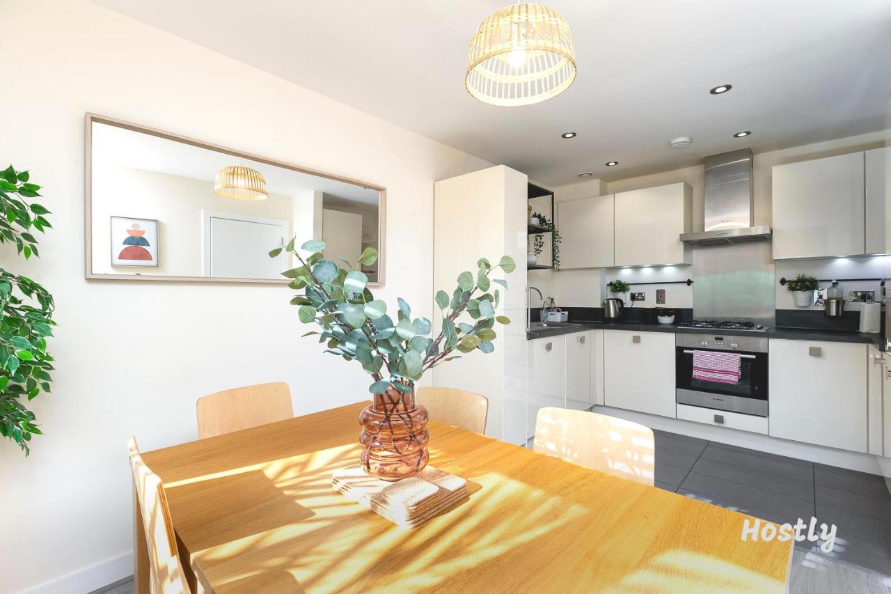 Puffin Way - Comfortable, Spacious House With Parking ريدينج المظهر الخارجي الصورة