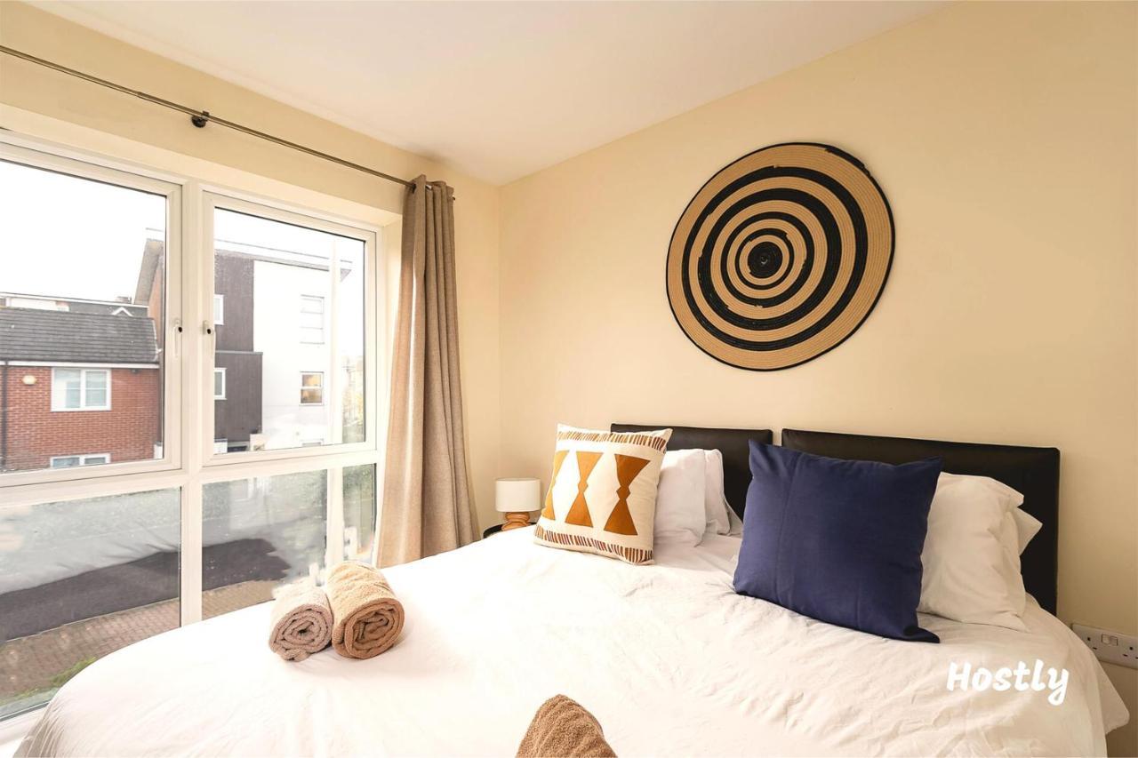 Puffin Way - Comfortable, Spacious House With Parking ريدينج المظهر الخارجي الصورة