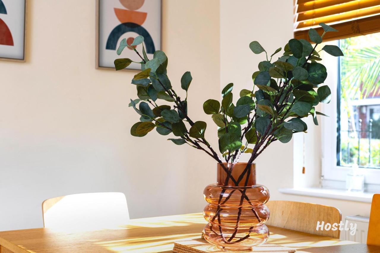 Puffin Way - Comfortable, Spacious House With Parking ريدينج المظهر الخارجي الصورة