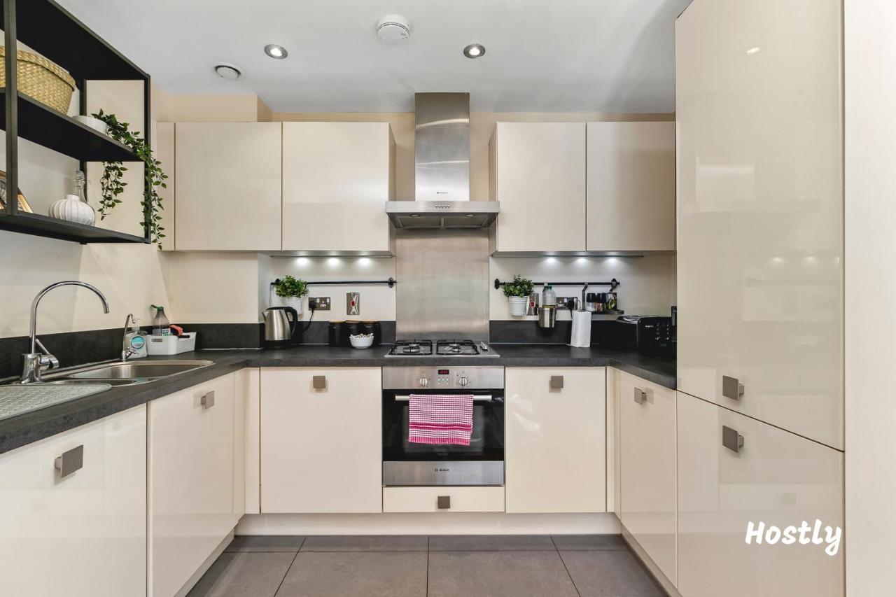 Puffin Way - Comfortable, Spacious House With Parking ريدينج المظهر الخارجي الصورة