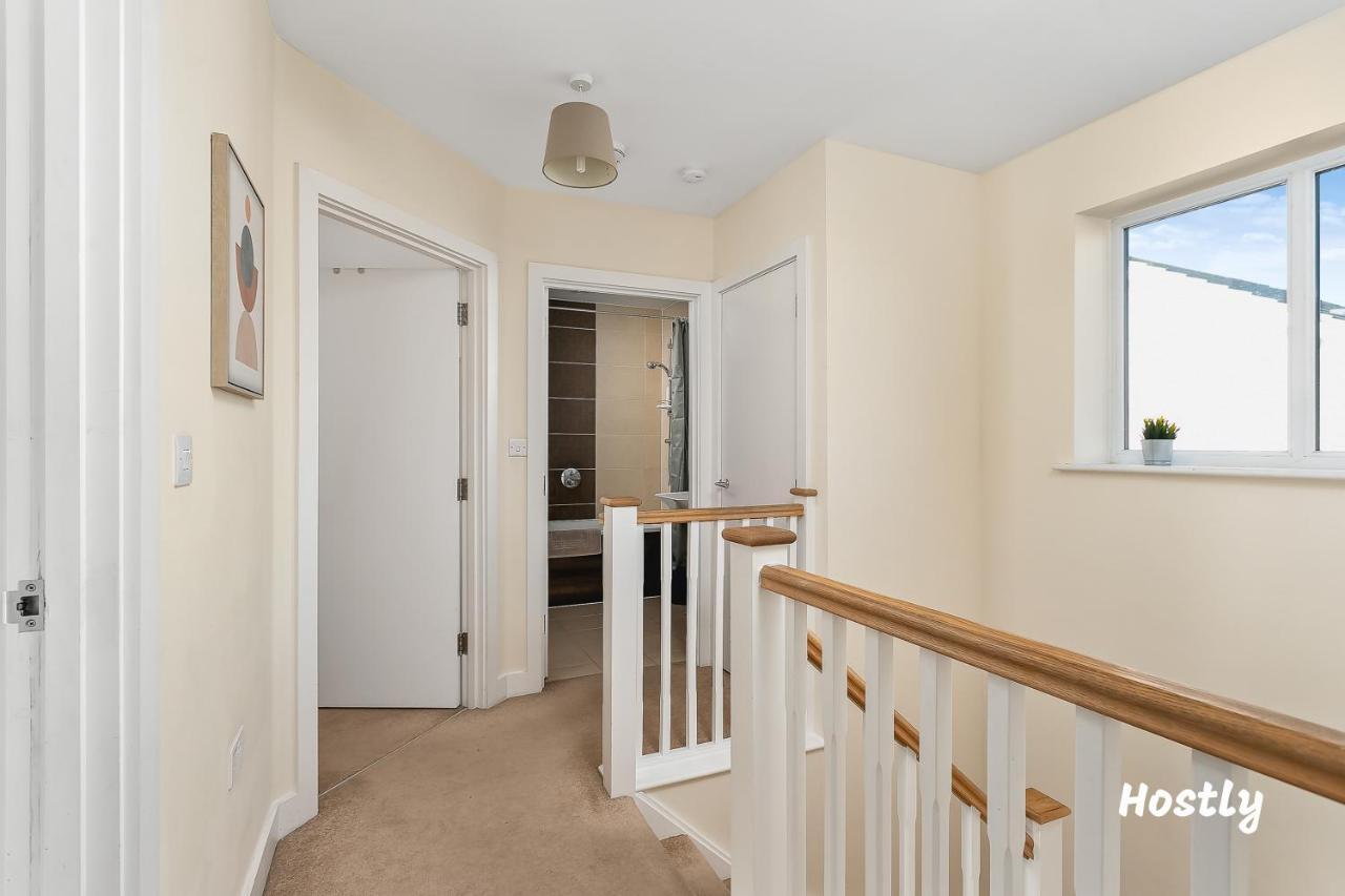 Puffin Way - Comfortable, Spacious House With Parking ريدينج المظهر الخارجي الصورة