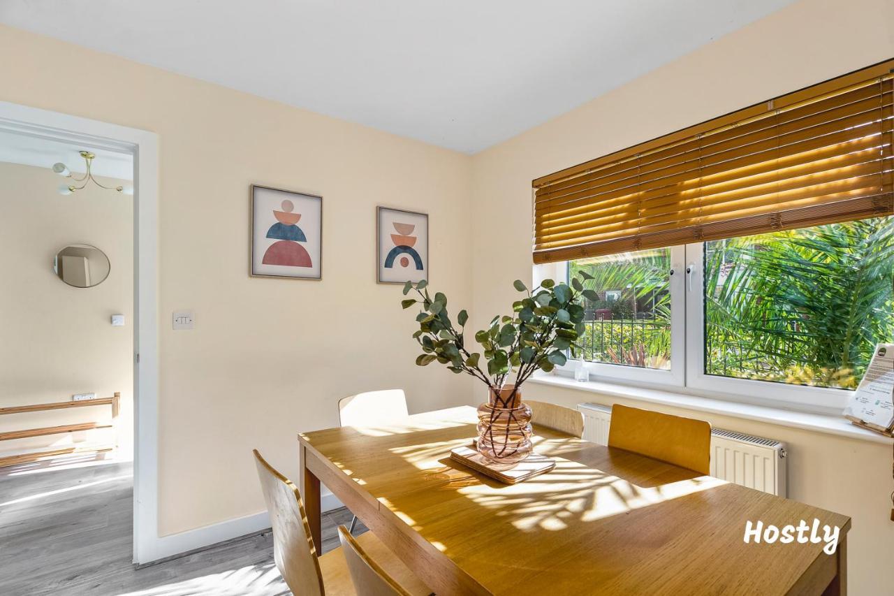 Puffin Way - Comfortable, Spacious House With Parking ريدينج المظهر الخارجي الصورة